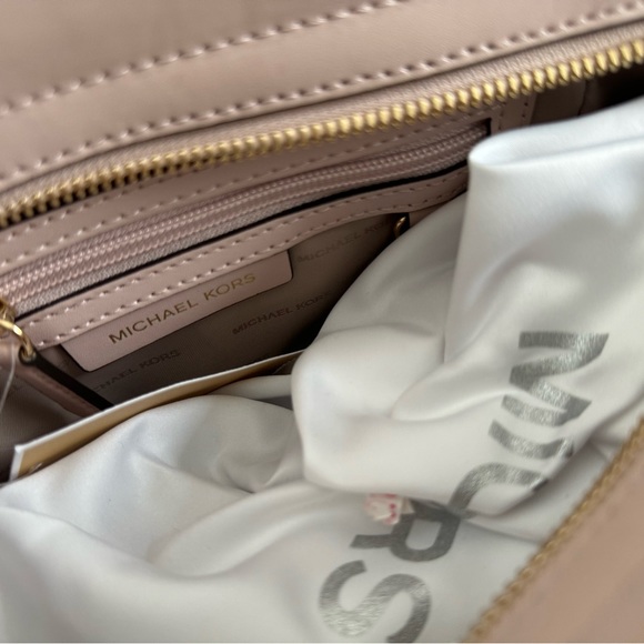 NWT Michael Kors Selma Studded Medium Leather Crossbody in Soft Pink - Picture 9 of 11